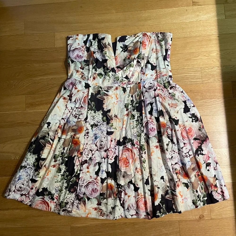 Floral spring dress - Picture 1 of 1